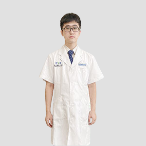 吕博荣